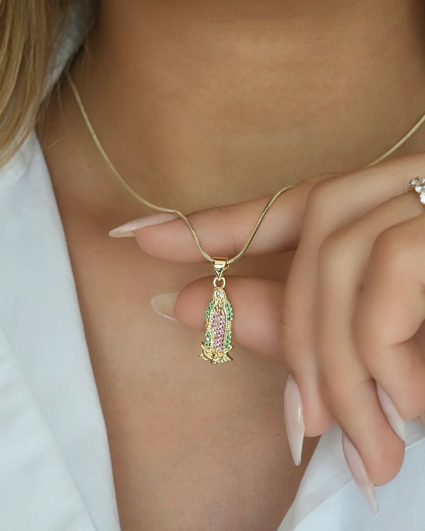 DIJE VIRGEN GUADALUPE DE COLORES MEDIANA ID: 4969